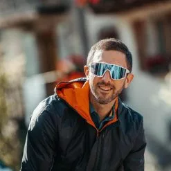 Occhiali JULBO FURY Bianco/Blu -Vendite Attrezzatura per Biciclette 600x600 182637 16075126841182